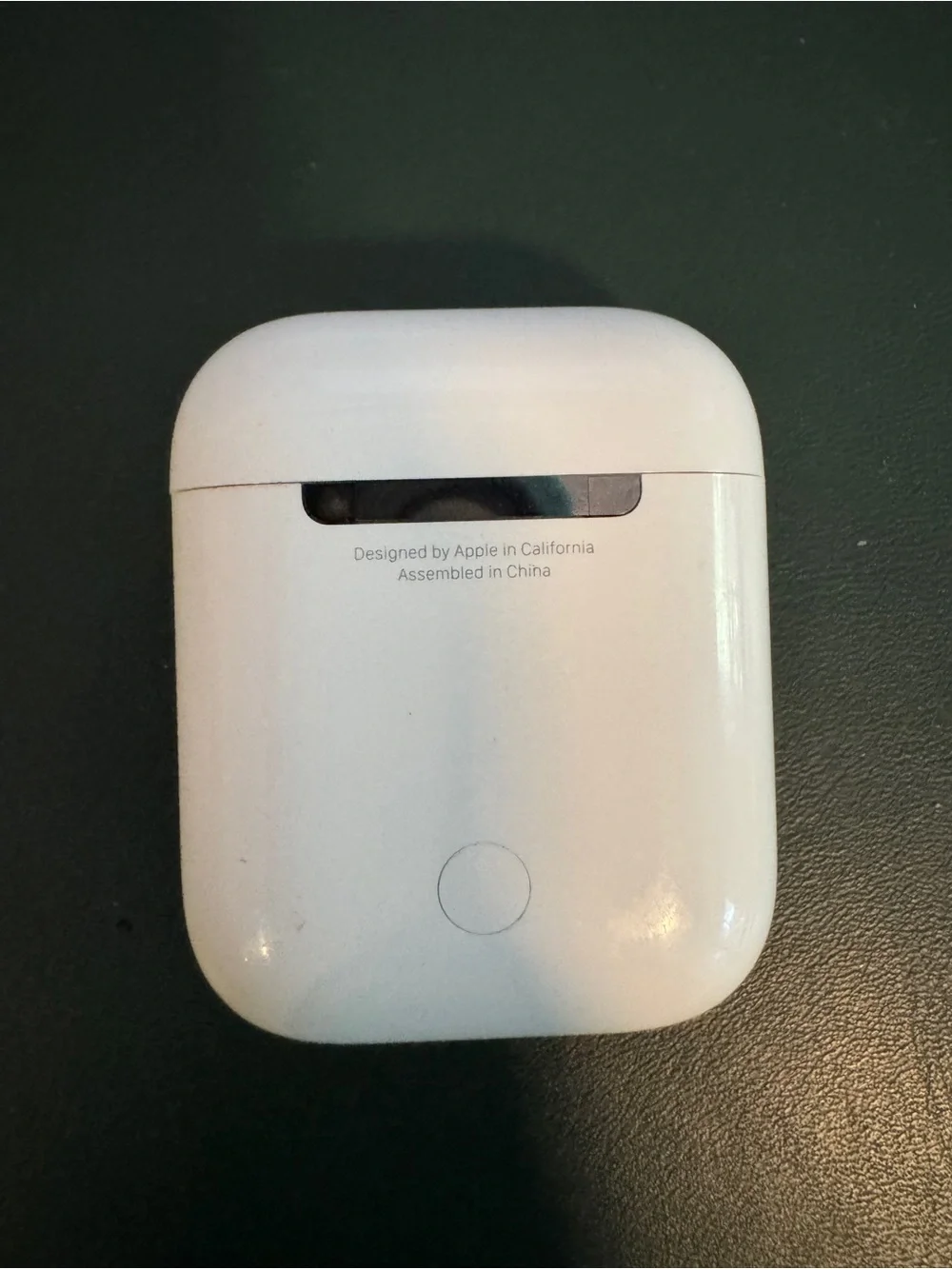 Apple AirPods 2 (only right bud works)